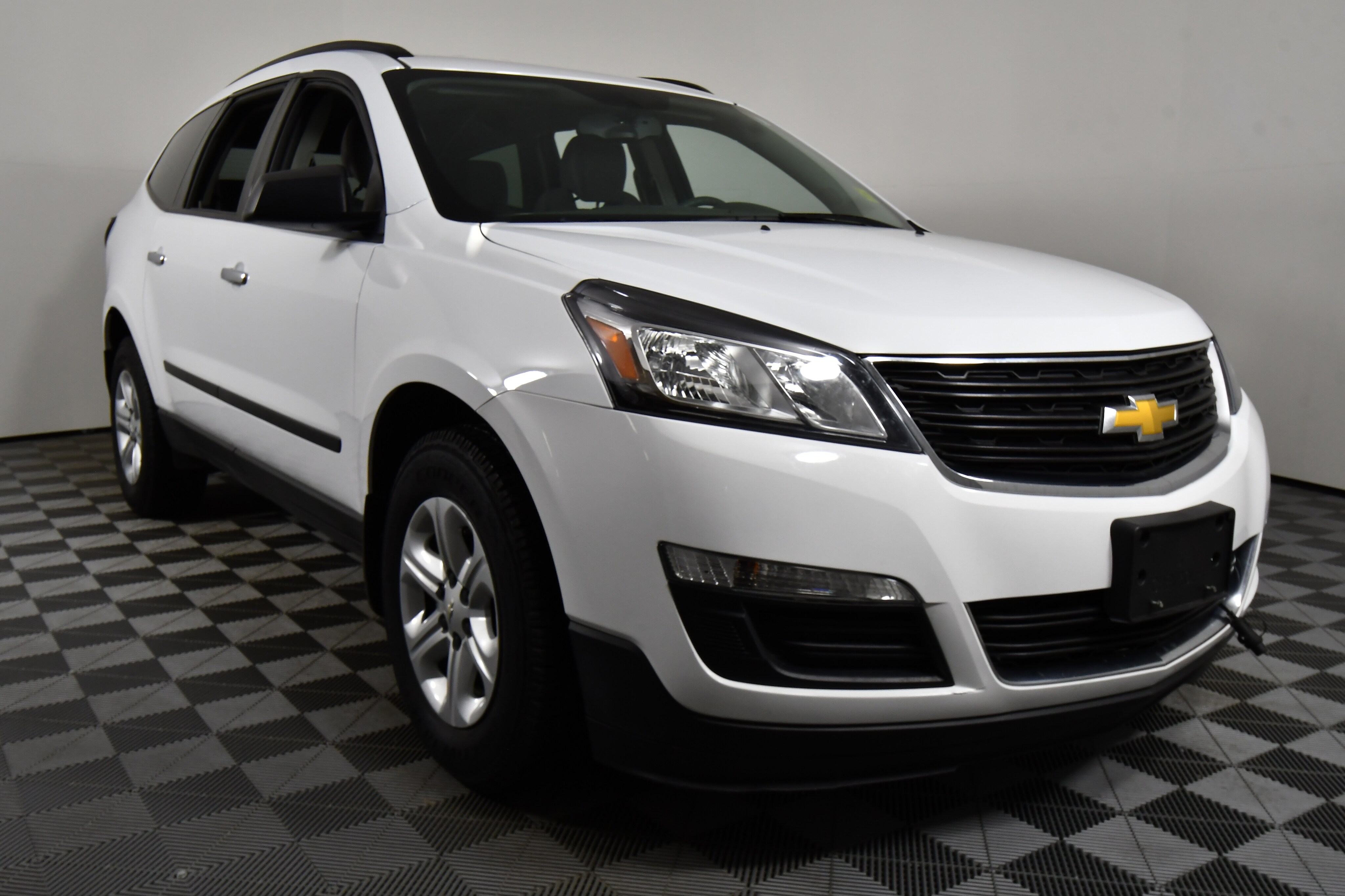 Pre Owned 2016 Chevrolet Traverse Ls All Wheel Drive Awd Ls
